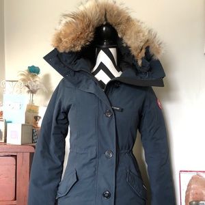 ✨SOLD✨ Canada Goose Rossclair
